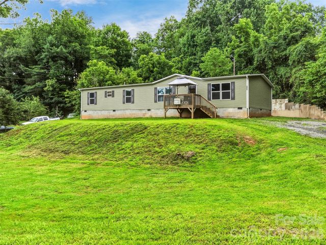 395 Old US 19 23 Highway, Candler, NC 28715