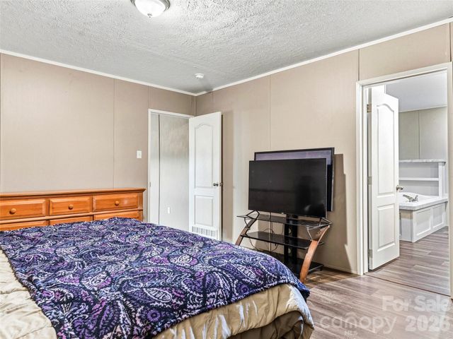 395 Old US 19 23 Highway, Candler, NC 28715