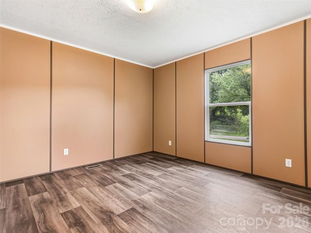 395 Old US 19 23 Highway, Candler, NC 28715