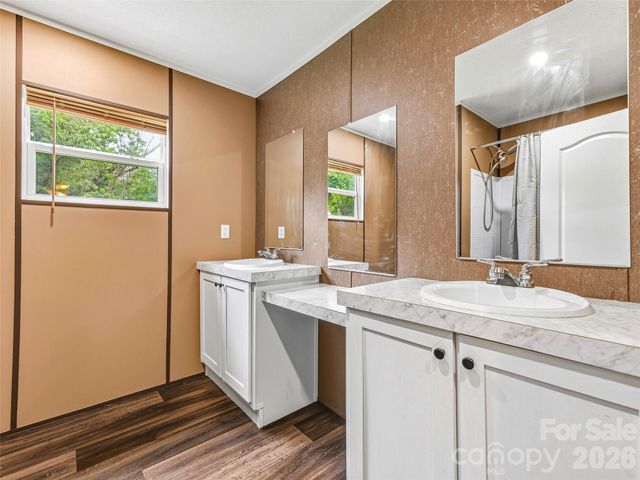 395 Old US 19 23 Highway, Candler, NC 28715