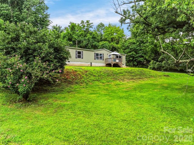 395 Old US 19 23 Highway, Candler, NC 28715