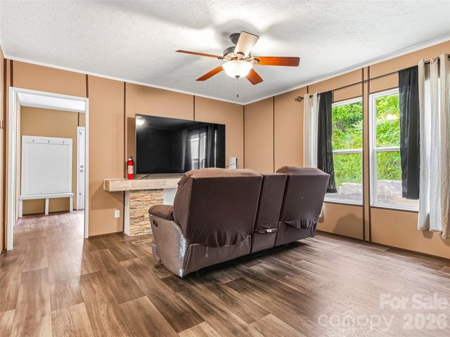 395 Old US 19 23 Highway, Candler, NC 28715