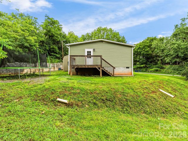 395 Old US 19 23 Highway, Candler, NC 28715