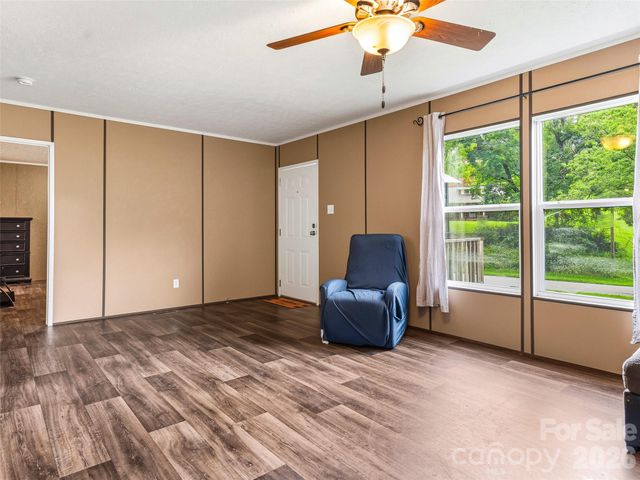 395 Old US 19 23 Highway, Candler, NC 28715
