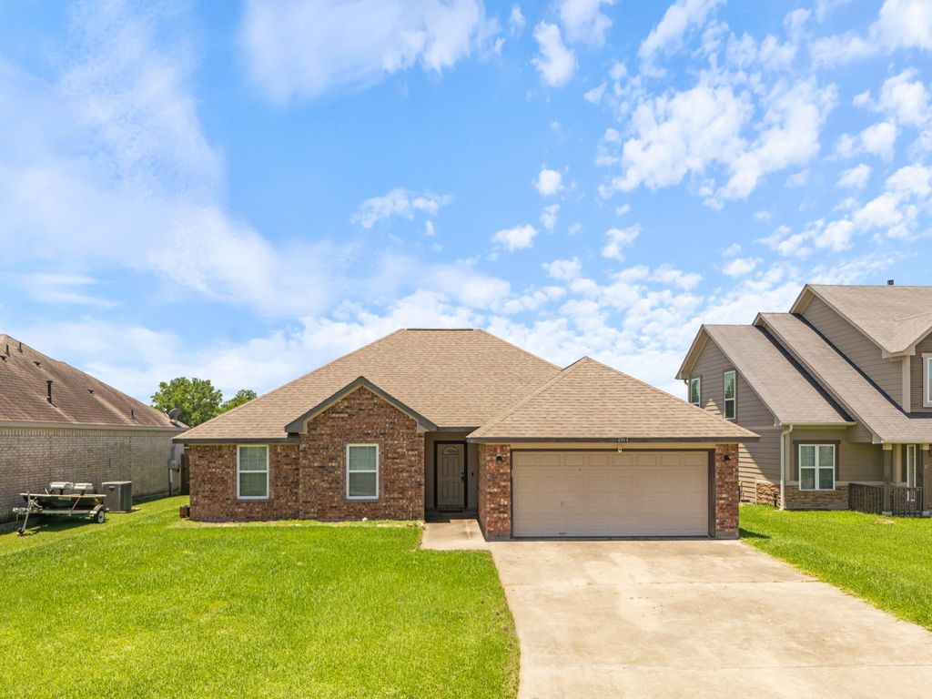 4804 Stingray Drive, Bay City, TX 77414