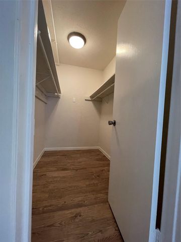 8806 Schick RD A, Austin, TX 78729