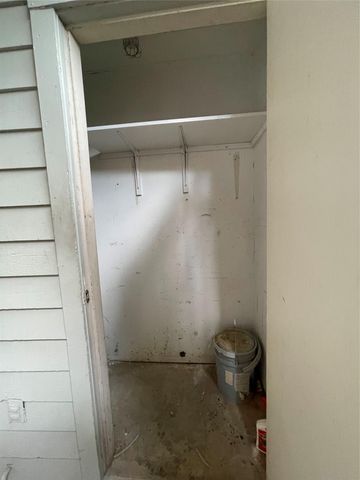 8806 Schick RD A, Austin, TX 78729