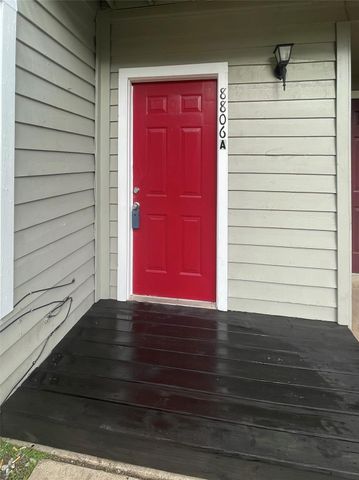 8806 Schick RD A, Austin, TX 78729