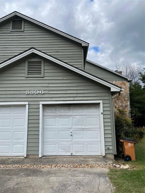 8806 Schick RD A, Austin, TX 78729
