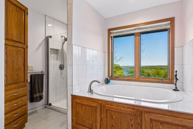 4099 Penfield Court S, Afton, MN 55001