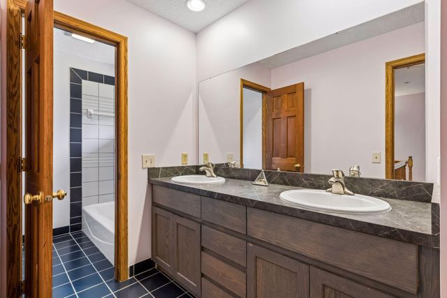 4099 Penfield Court S, Afton, MN 55001