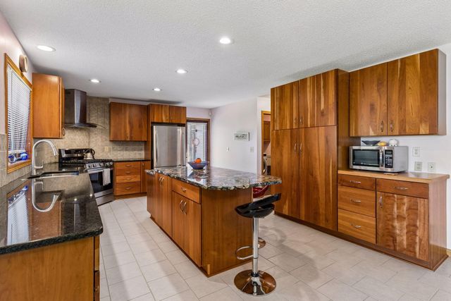 4099 Penfield Court S, Afton, MN 55001