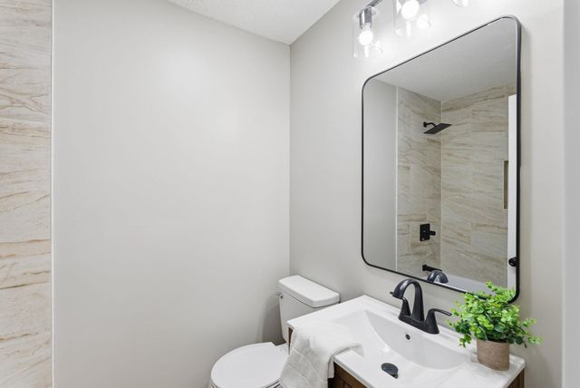 8208 E Grail, Wichita, KS 67207