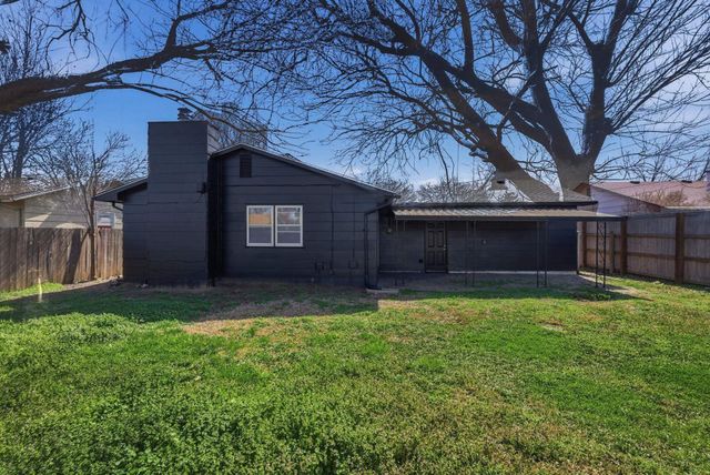 8208 E Grail, Wichita, KS 67207