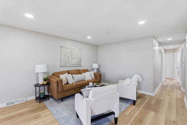 8208 E Grail, Wichita, KS 67207