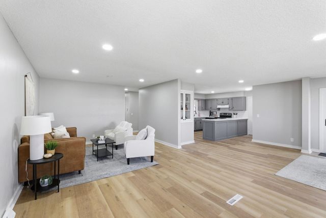 8208 E Grail, Wichita, KS 67207