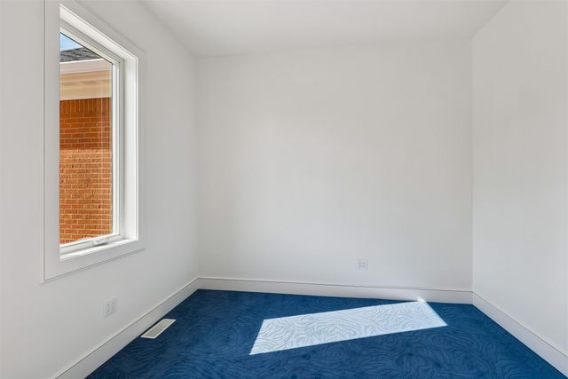 1863 Glen Oaks Drive, West Des Moines, IA 50266