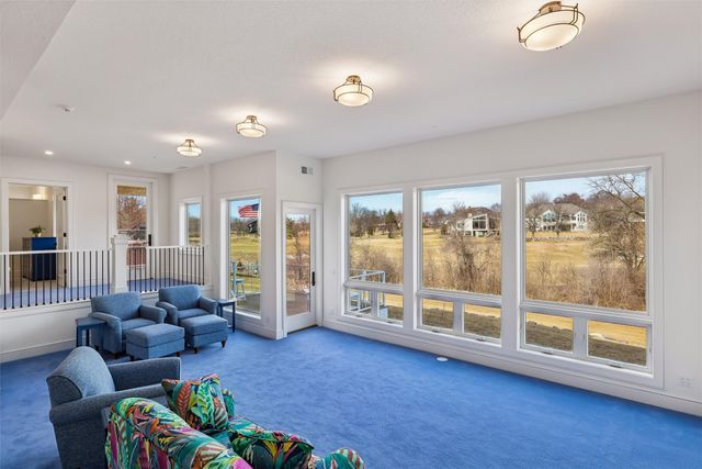 1863 Glen Oaks Drive, West Des Moines, IA 50266