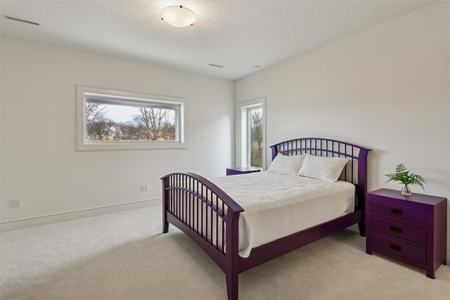 1863 Glen Oaks Drive, West Des Moines, IA 50266