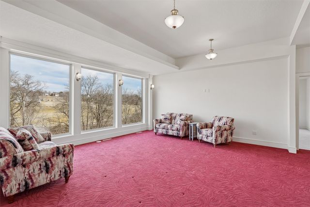 1863 Glen Oaks Drive, West Des Moines, IA 50266