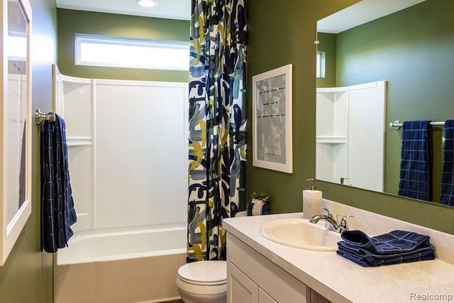 286 Silver Oak Drive, Ann Arbor, MI 48103