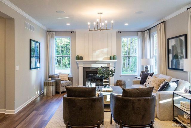 286 Silver Oak Drive, Ann Arbor, MI 48103