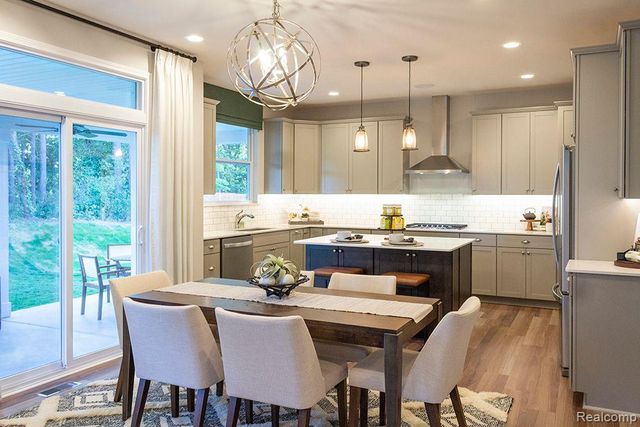 286 Silver Oak Drive, Ann Arbor, MI 48103