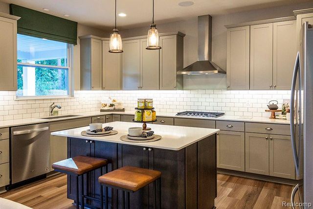 286 Silver Oak Drive, Ann Arbor, MI 48103