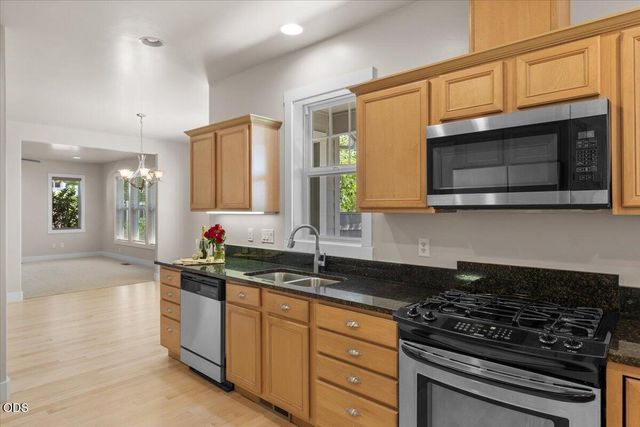 3880 Crystal Springs Drive, Medford, OR 97504