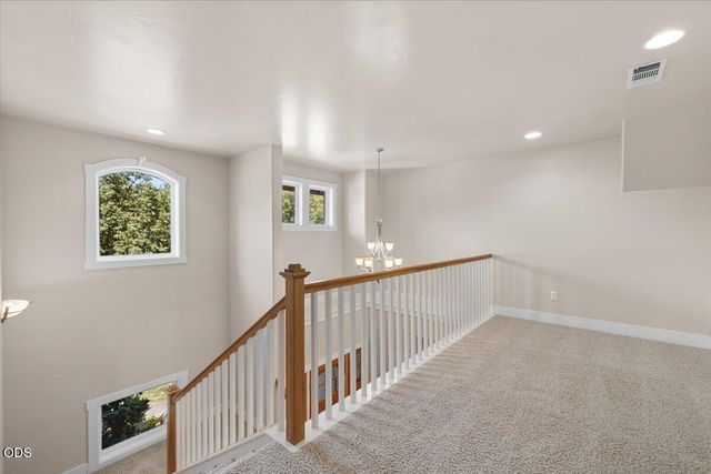 3880 Crystal Springs Drive, Medford, OR 97504