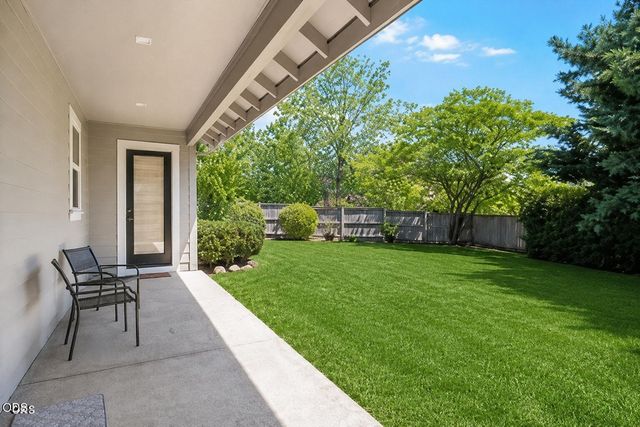 3880 Crystal Springs Drive, Medford, OR 97504