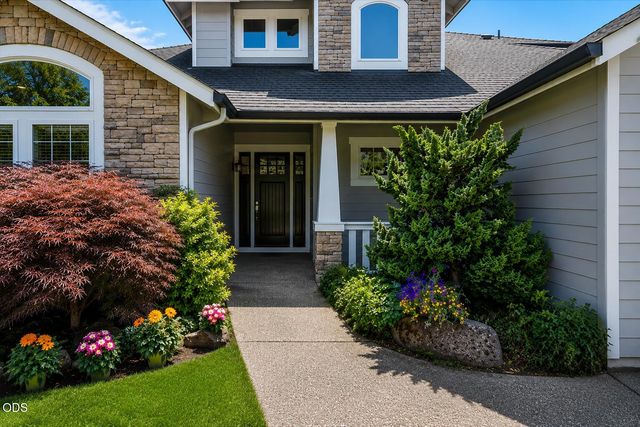 3880 Crystal Springs Drive, Medford, OR 97504