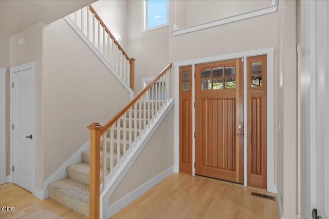 3880 Crystal Springs Drive, Medford, OR 97504