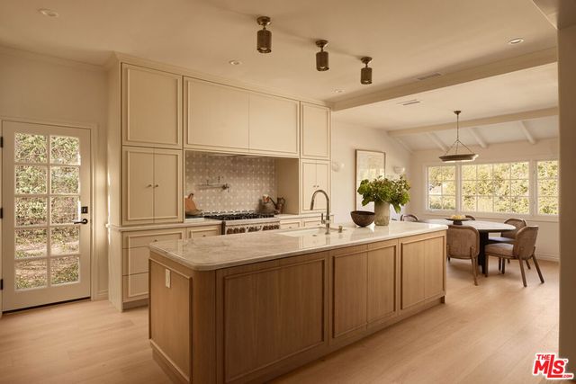 1519 Comstock Avenue, Los Angeles, CA 90024