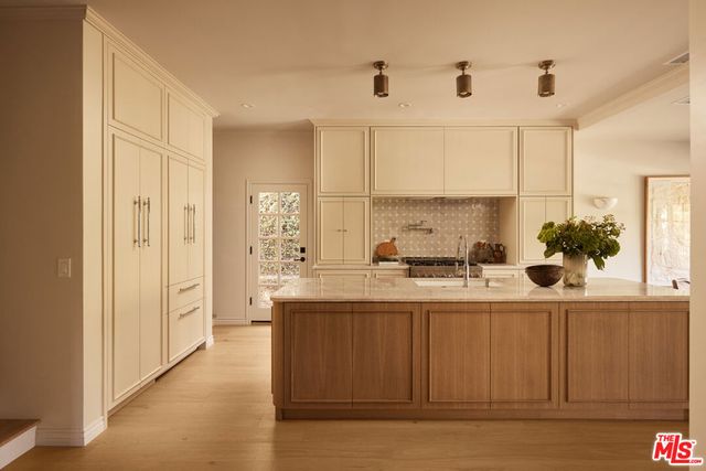 1519 Comstock Avenue, Los Angeles, CA 90024