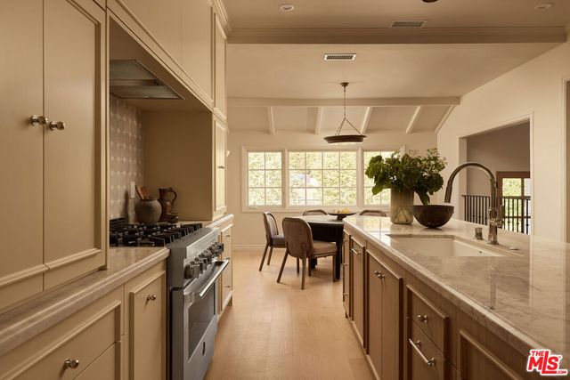 1519 Comstock Avenue, Los Angeles, CA 90024