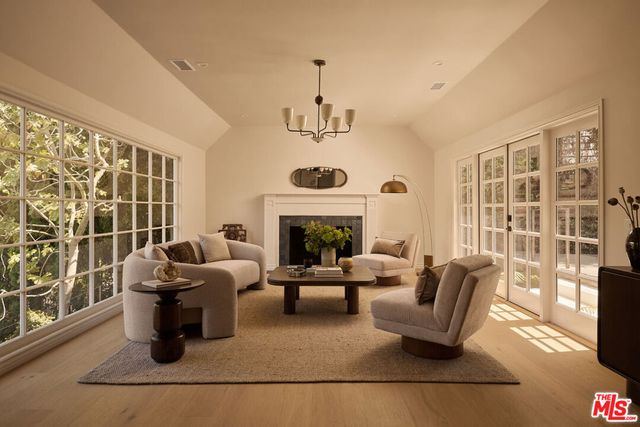 1519 Comstock Avenue, Los Angeles, CA 90024