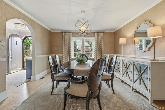 106 Thayer Road, Manhasset, NY 11030