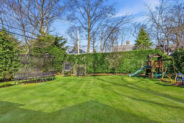 106 Thayer Road, Manhasset, NY 11030