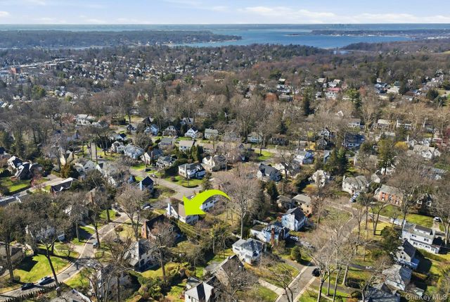 106 Thayer Road, Manhasset, NY 11030