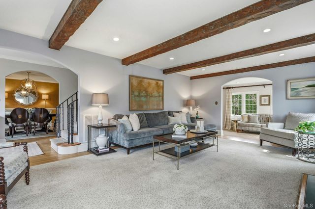 106 Thayer Road, Manhasset, NY 11030