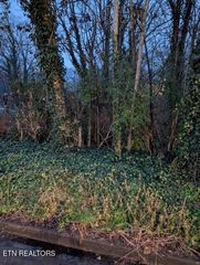 950 Cumberland St, Harriman, TN 37748