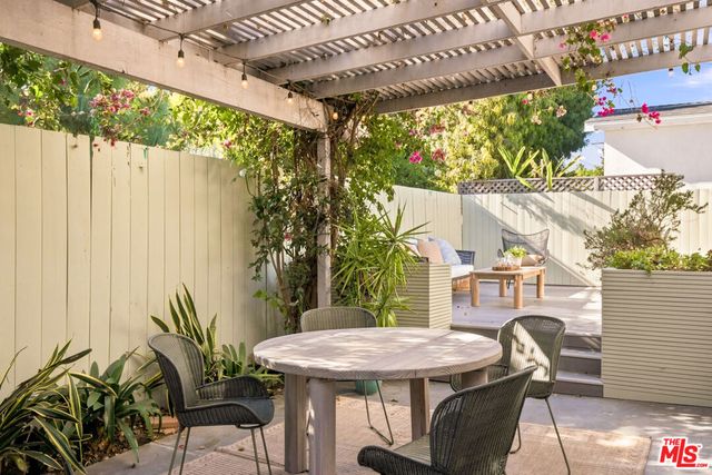 2429 Cloy Avenue, Venice, CA 90291