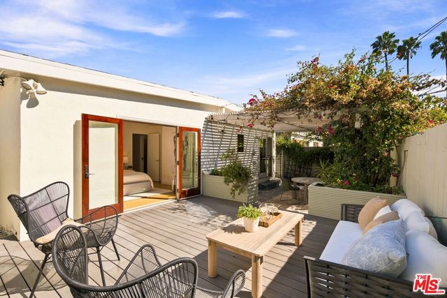 2429 Cloy Avenue, Venice, CA 90291
