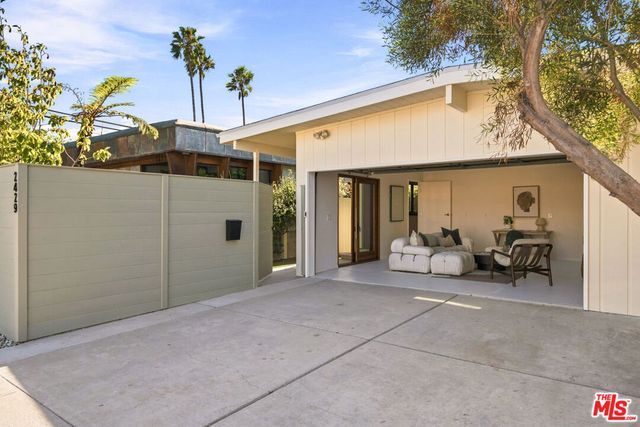 2429 Cloy Avenue, Venice, CA 90291