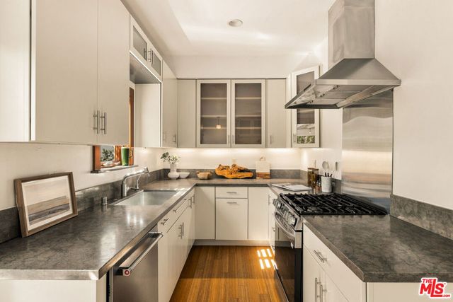2429 Cloy Avenue, Venice, CA 90291