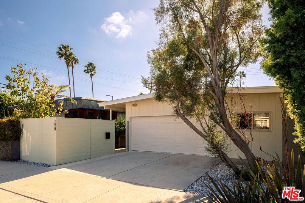 2429 Cloy Avenue, Venice, CA 90291