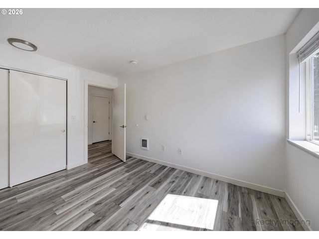 10690 Sw DAVIES Rd, Beaverton, OR 97008