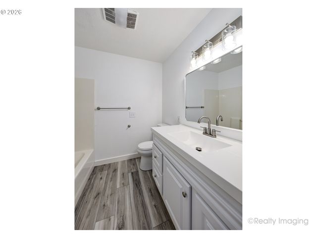 10690 Sw DAVIES Rd, Beaverton, OR 97008