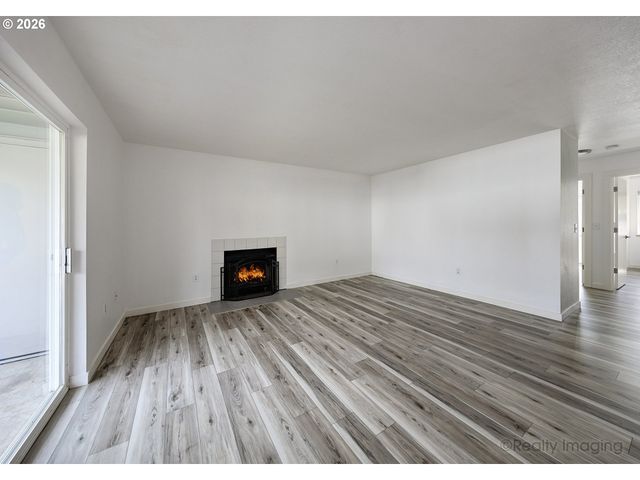 10690 Sw DAVIES Rd, Beaverton, OR 97008